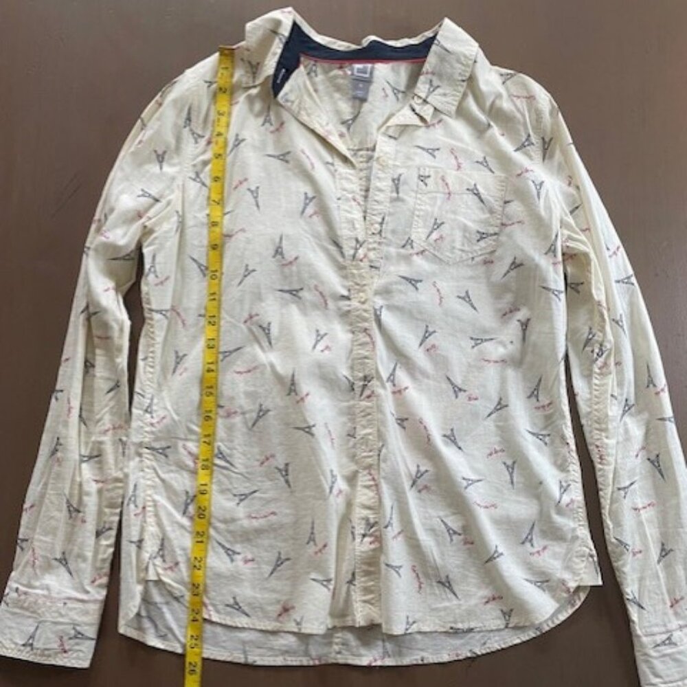 JCP; Eiffel Tower/Preppy Paris Button Down Collared Shirt; Size: M; Color: Cream